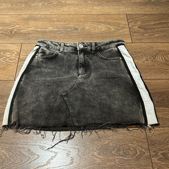 ZARA Women's Denim Mini Skirt with Side Stripes in Black/White│Size Small - Picture 3 of 10